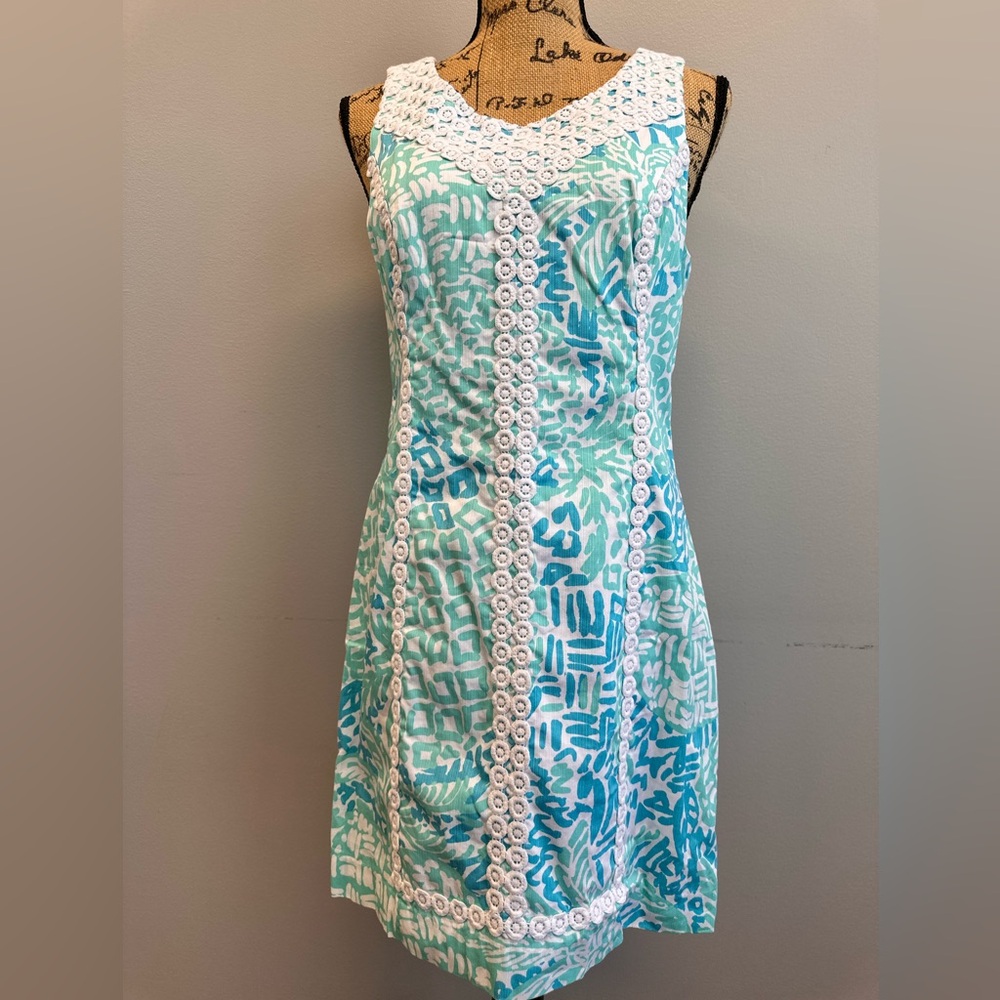 Lilly Pulitzer MacFarlane Shorely Blue Sea Cups Lace Detail Shift Dress